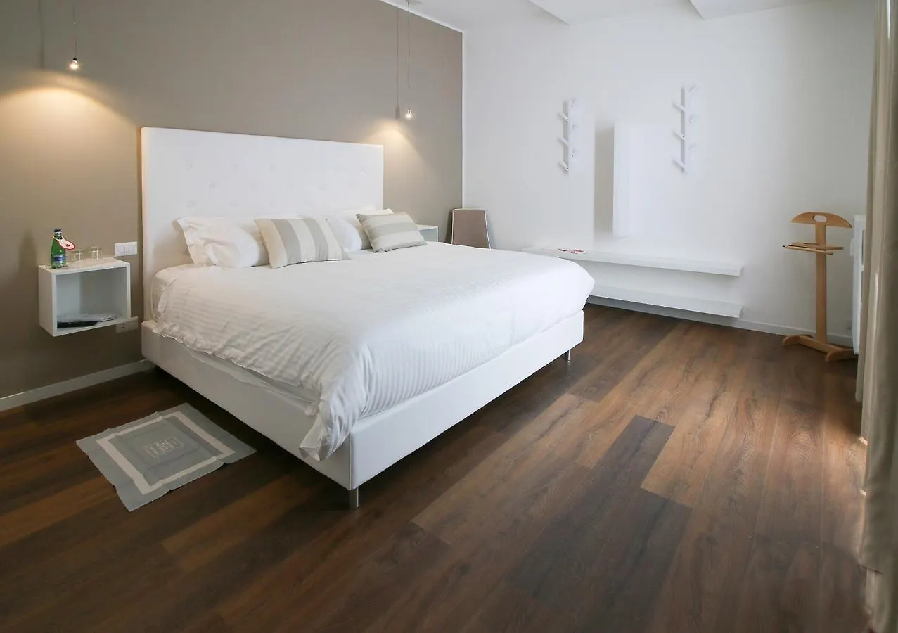 Suite San Babila Deluxe Mailand